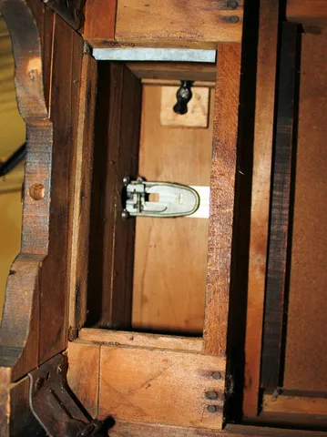 Cabinet - Coin Door Removed