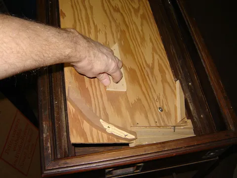 Lifting Ball Return Board