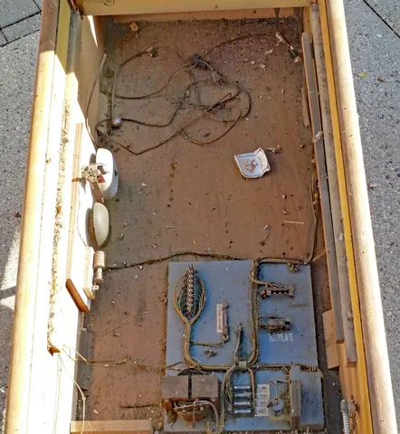 Inside Cabinet