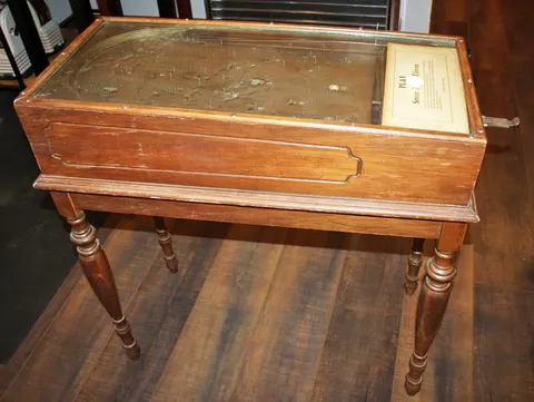 Cabinet - Left