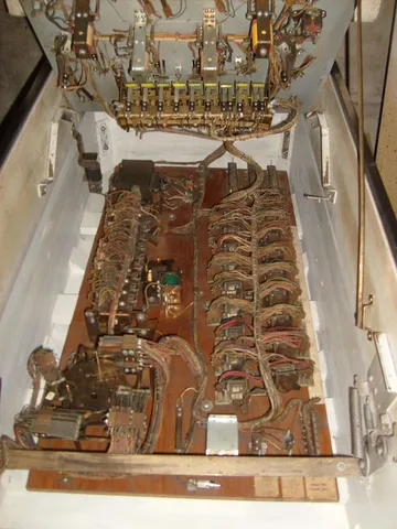 Inside Cabinet