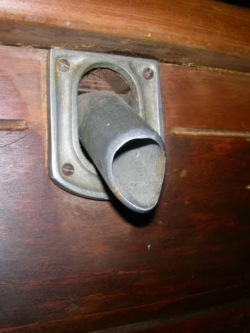Cabinet Rear - Detail