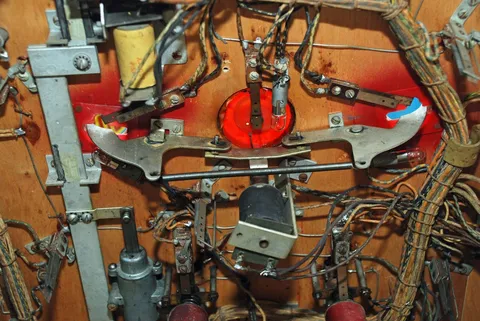 Kick-out Hole Mechanism*