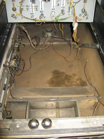 Inside Cabinet