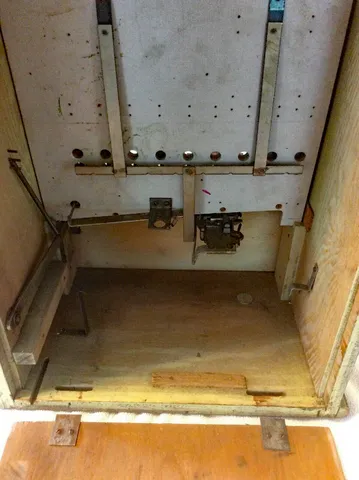Inside Lower Backbox