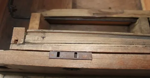 Inside Cabinet - Detail