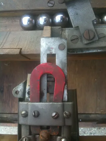 Coin Slide - Detail