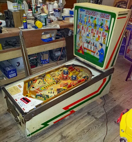 Sample Game - Cabinet - Right*
