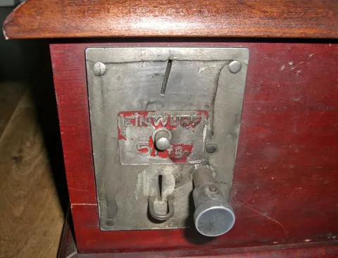 Coin Entrance Plate - Detail