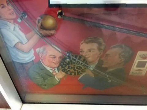 USA Version - Playfield - Detail