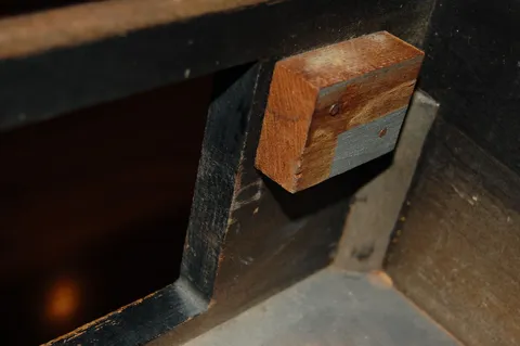 Inside Cabinet - Detail