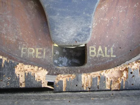 Free Play Hole