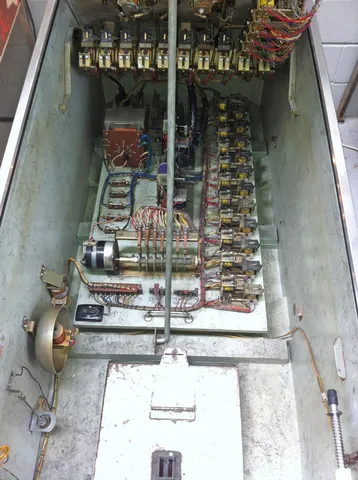 Inside Cabinet