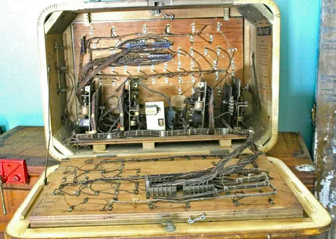 Inside Cabinet*