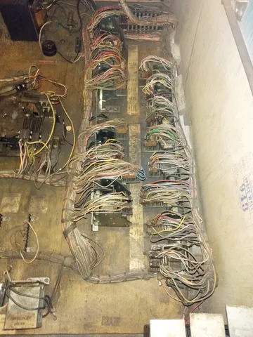 Inside Cabinet - Detail