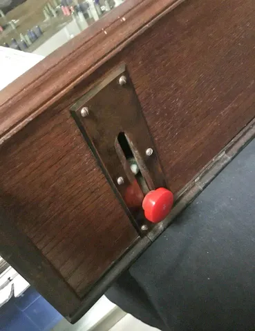 Cabinet - Ball Lift*
