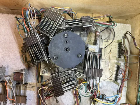 Inside Cabinet - Score Motor*