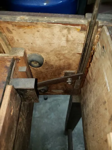 Inside Cabinet - Ball Lift Mechanism