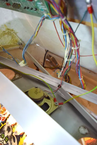 Inside Backbox - Speaker