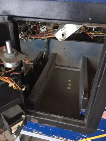 Right Cash Box Chamber