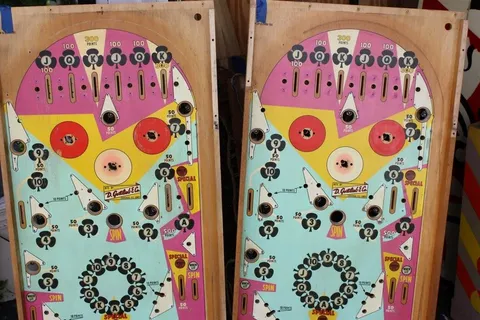 Two Playfield Color Versions*