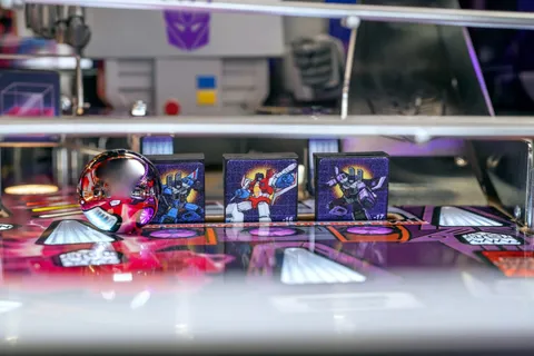 Transformers: More Than Meets the Eye (LE) image 8