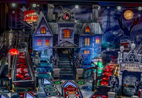 Elvira's House of Horrors (Blood Red Kiss Edition) image 12