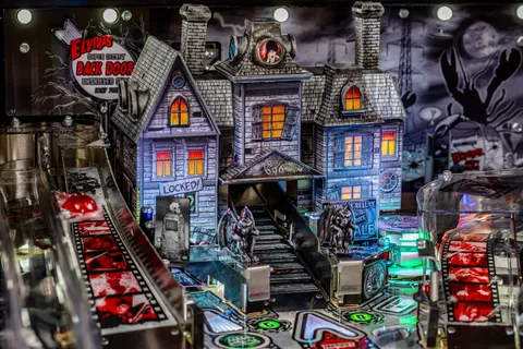 Elvira's House of Horrors (Blood Red Kiss Edition) image 14