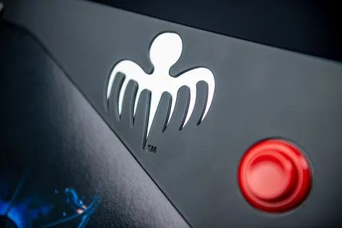 James Bond 007 (60th LE) image 7
