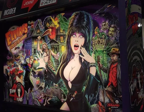 Elvira's House of Horrors (40th anniversary edition) image 9