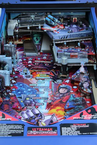 Ultraman (Collectors Edition) image 14