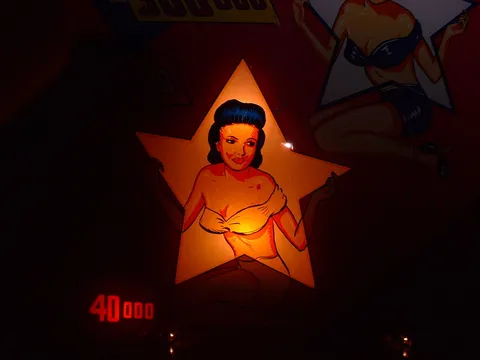 Illuminated Backglass - Detail