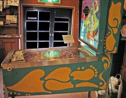 Cabinet - Right*